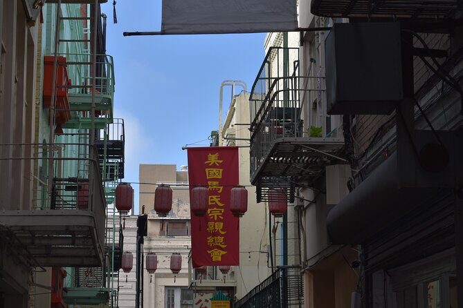 Chinatown Food & History Walking Tour - Small Group - What makes the guide matter: Joseph, Robert, and the value of good questions