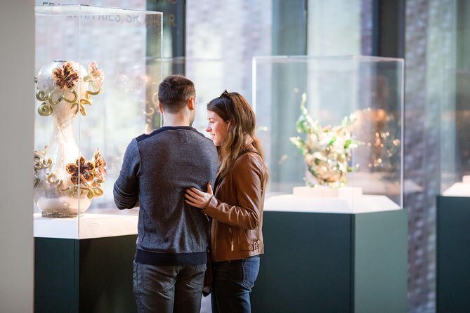 de Young Museum General Admission Ticket - If you want extra context: audio tour and special exhibition upgrades
