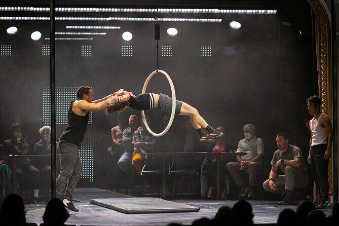 "Dear San Francisco"- An Acrobatic Love Letter from The 7 Fingers - The 7 Fingers style, up close: hoop acrobatics, poles, plank, hand-to-trap, and more
