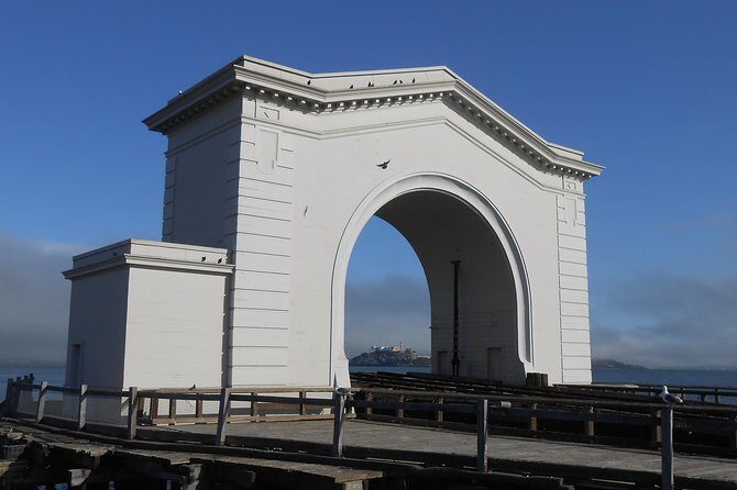 Fisherman's Wharf Self-Guided Walking Tour and Hunt - How the Fisherman’s Wharf hunt works on your phone