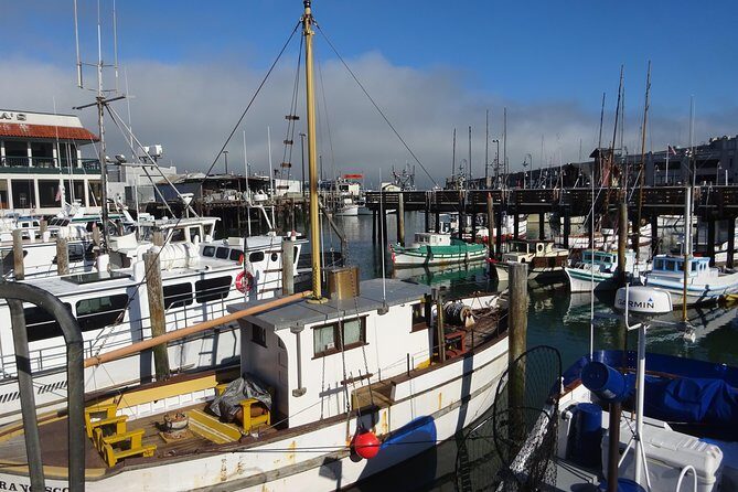 Fisherman's Wharf Self-Guided Walking Tour and Hunt - Lombard Street and the San Francisco Art Institute stop