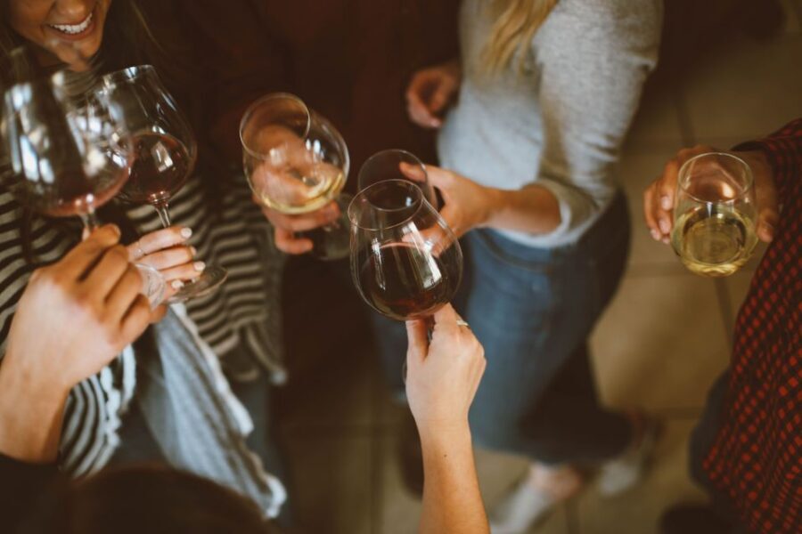 From San Francisco: Muir Woods Wine Tour with Napa & Sonoma - Sonoma Plaza Lunch Break: Rest Your Legs, Reset Your Taste Buds