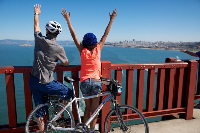 Golden Gate Bridge Guided Bicycle Tour with Lunch at Local Hotspot - Cyclcing the Golden Gate Bridge and the downhill cruise into Sausalito