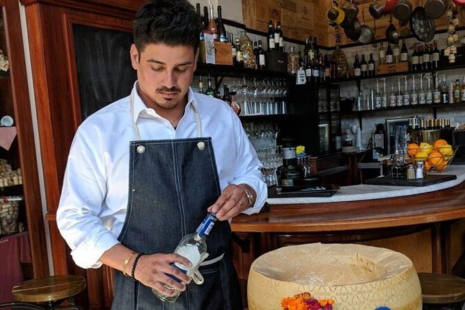 North Beach & Little Italy Walking Tour: Food, History & Flavor - Steps of Rome Trattoria and the pizza-and-arancini moment