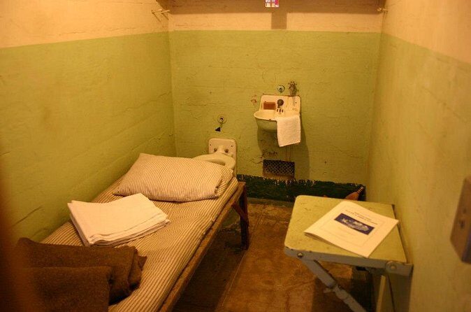 Official Alcatraz + San Francisco Hop-on Hop-off City Tour - Hop-On Hop-Off Bus Expectations: How It Works in Real Life