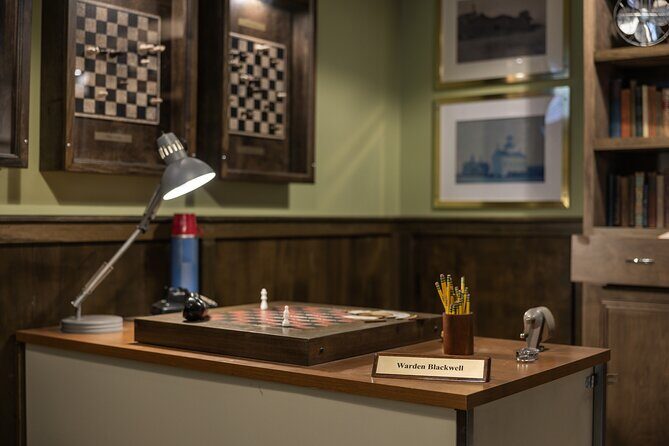 Prison Break Alcatraz Escape Room in Fisherman's Wharf - The 75-Minute Flow: Briefing, 60-Minute Game, Debrief