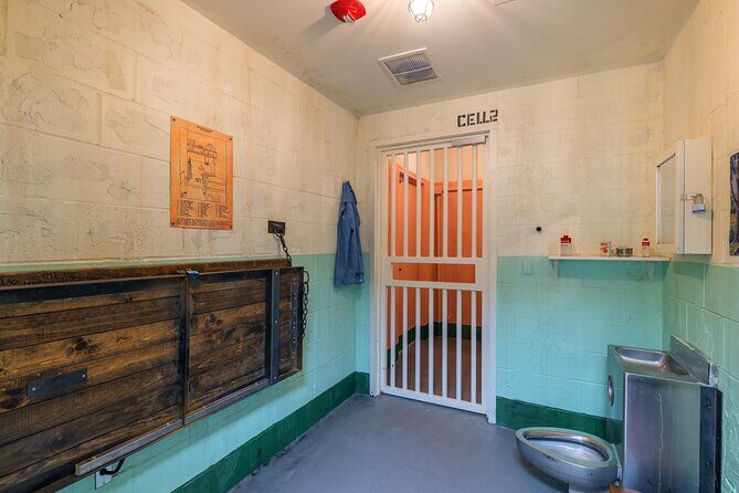Prison Break Alcatraz Escape Room in Fisherman's Wharf - Puzzles With a Deadline: Working Under Pressure