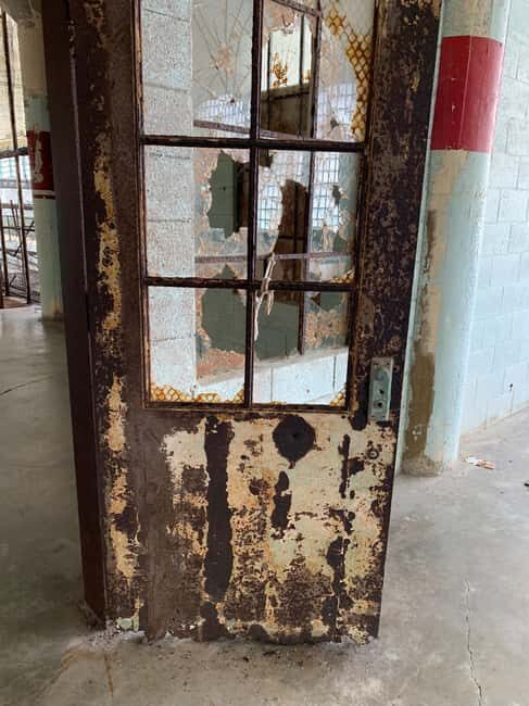 San Francisco: Alcatraz, Ferry & Audio Tour w/ Night Option - What to bring and how to avoid common Alcatraz annoyances