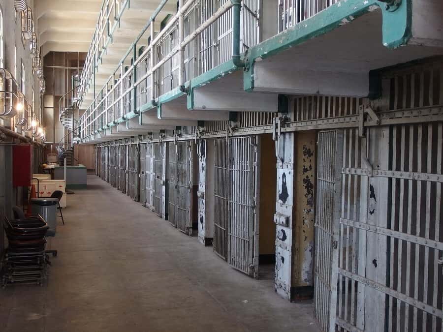San Francisco: Alcatraz Ticket, Ferry, & Self-Guided App - Using the self-guided app tour while you walk
