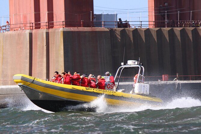 San Francisco Bay Adventure Sightseeing Cruise - Weather gear and layers: staying warm without overpacking
