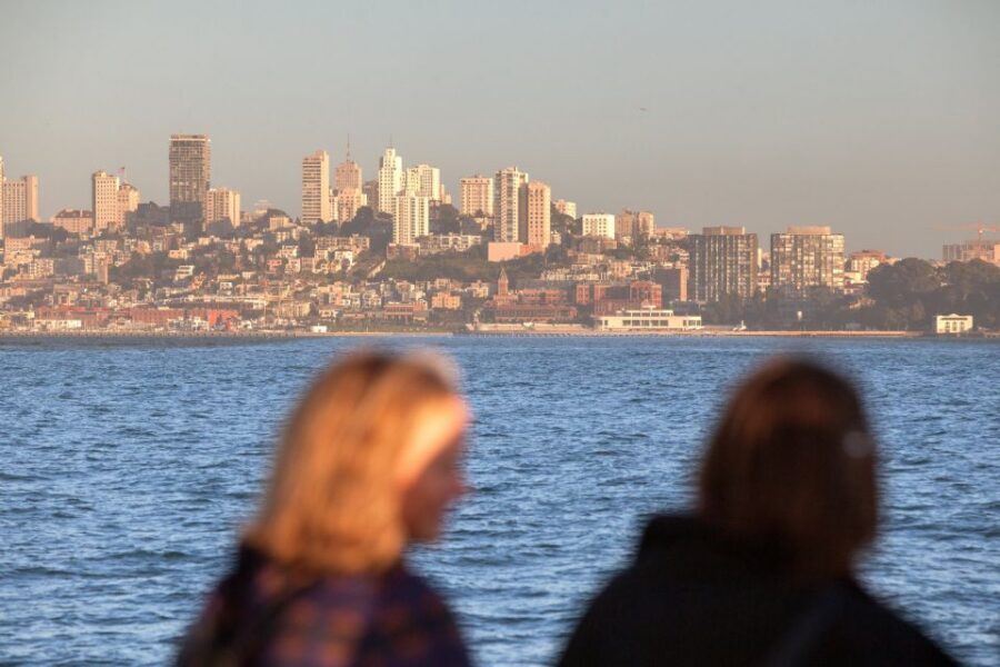 San Francisco Bay Sunset Cruise by Luxury Catamaran - Pier 39, Gate J: the meeting point shortcut that saves time
