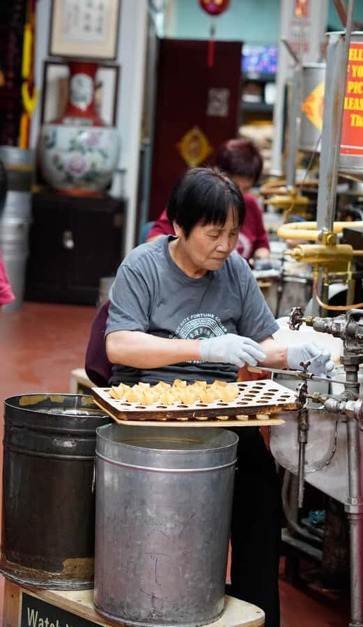 San Francisco: Chinatown Dim Sum and Tea Tour - Fortune Cookie Factory: See How the Cookies Get Made