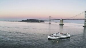 San Francisco: City Cruises Premier Brunch or Dinner Cruise - Brunch vs Dinner: What Changes During the 2.5 Hours