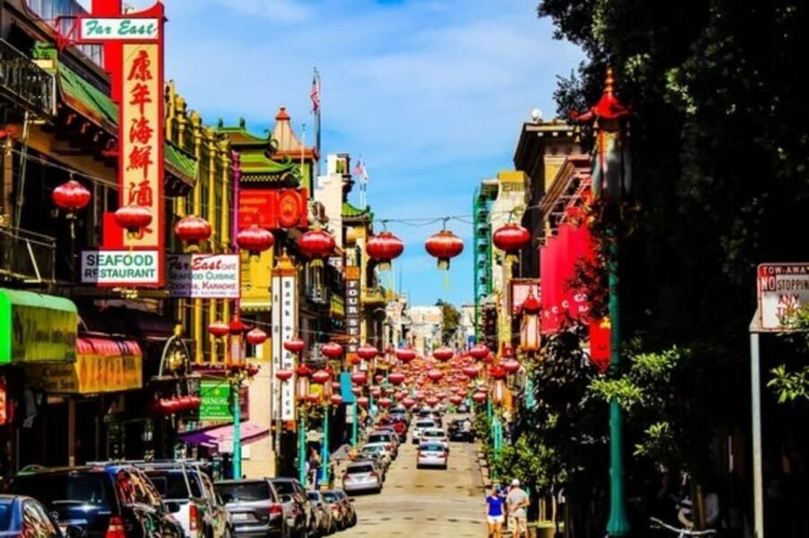 San Francisco : Downtown Private Walking Tour With A Guide - Fortune Cookie Factory: the quirky stop that works in 2 hours