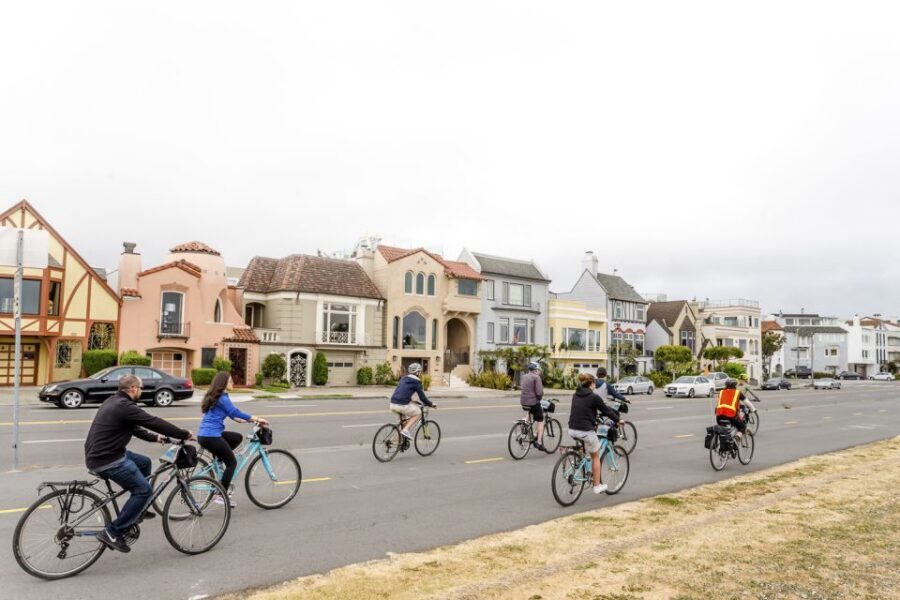 San Francisco: Golden Gate Bridge and Sausalito Cycling Tour - Marina District and Palace of Fine Arts: pretty, but also informative