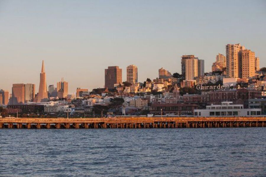 San Francisco: Golden Gate Bridge Catamaran Cruise - Music, Photos, and the Little Things That Improve the Ride