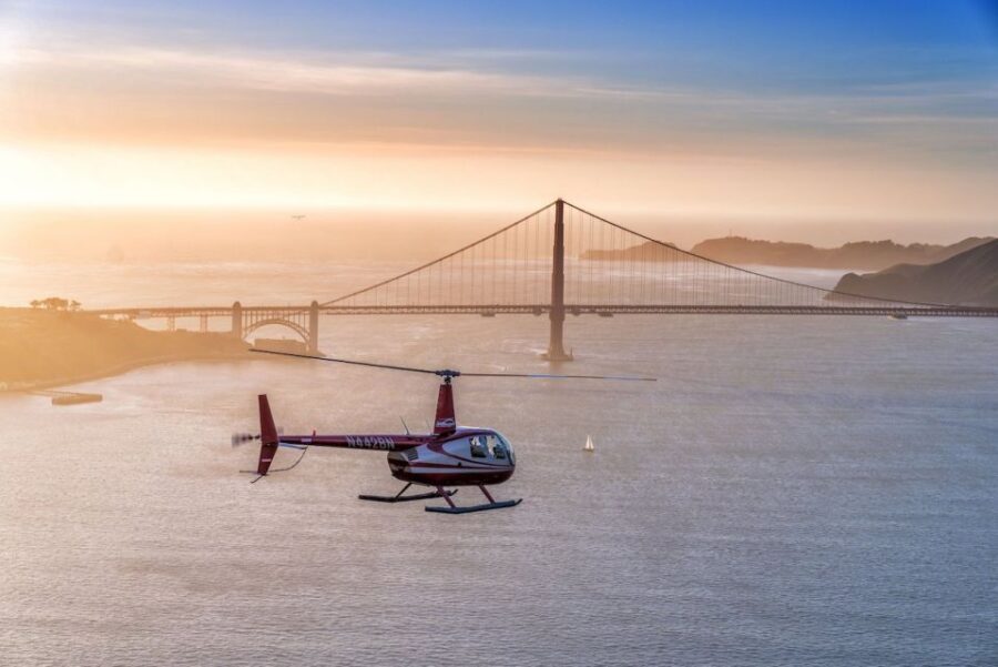 San Francisco: Golden Gate Helicopter Adventure - Flying directly over the Golden Gate Bridge for real photo angles