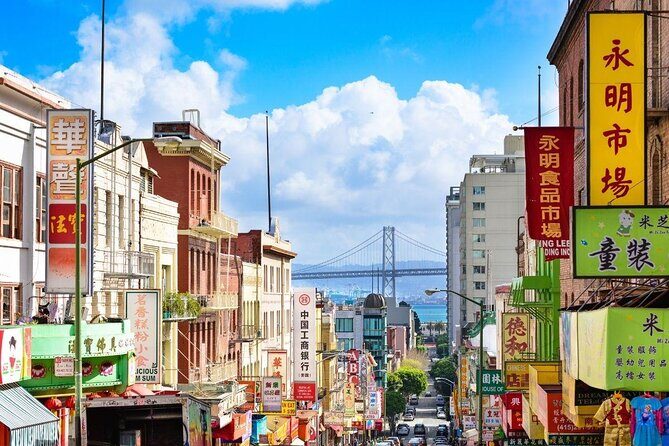 San Francisco Holiday Season Private Tour - Lucky Tuk Tuk - The comfort package: heated ride, blankets, cocoa, and Santa hats