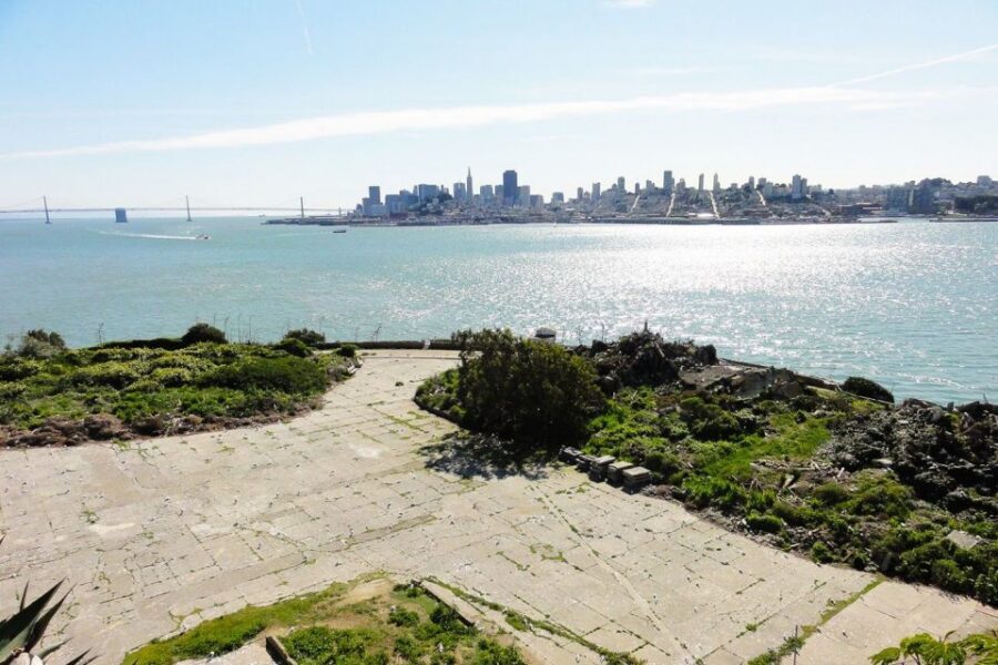 San Francisco Morning City Tour & Afternoon Alcatraz Ticket - Twin Peaks: Fog is the wildcard, but the payoff is real