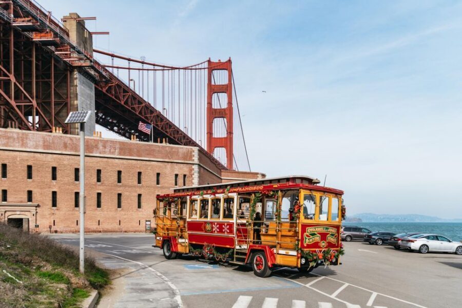 San Francisco: Movie Filming Locations Bus Tour - Movie clips on location: why this timing matters