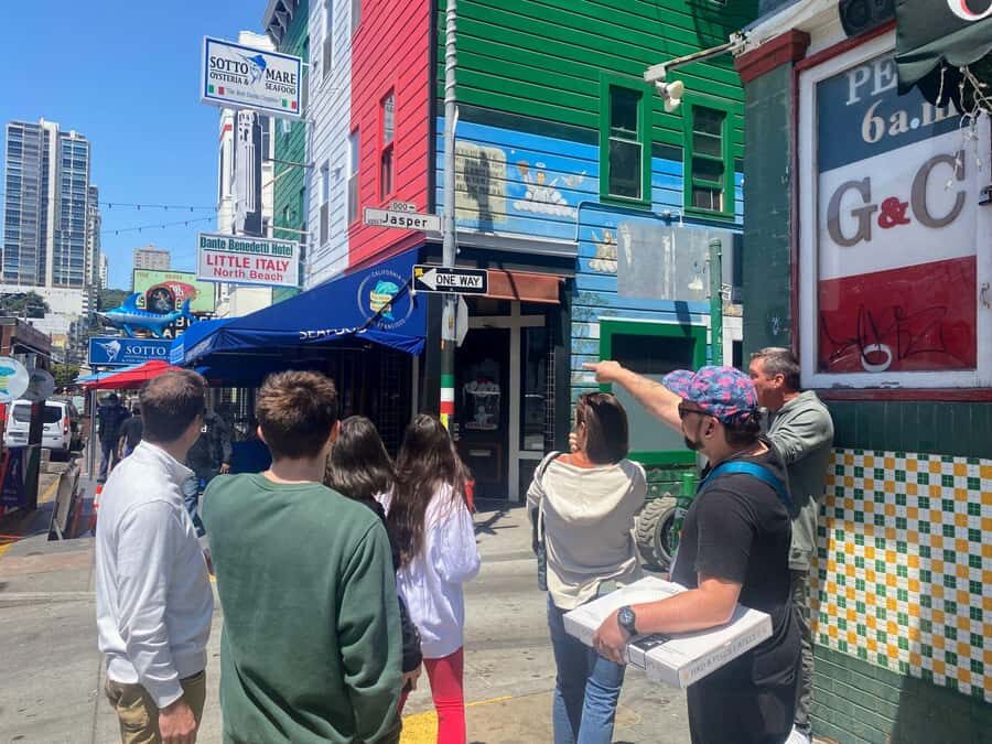 San Francisco: Secret Food Tour of North Beach and Chinatown - Old Chinese Temple Stop: Seeing the Roots Still in Use