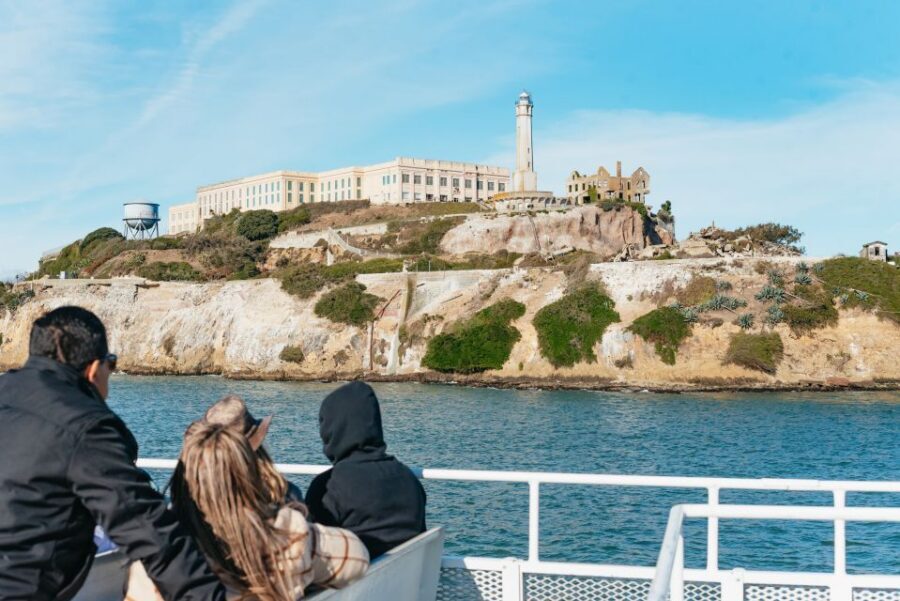 San Francisco: Skip-the-Line Escape from The Rock Bay Cruise - Audio guide setup: how to make the narration actually work