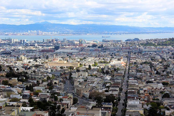 San Francisco Urban Hike: Castro and Twin Peaks - Castro to Twin Peaks: a guided hike that feels like both sightseeing and exercise