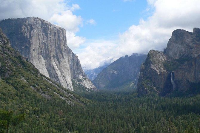 Small Group Yosemite and Giant Sequoias Day Trip from San Francisco - Tunnel View and Bridalveil Fall: classic Yosemite angles, timed right